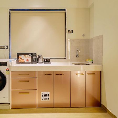 Home2 Suites And Service Apartments, Mumbai Airport ภายนอก รูปภาพ