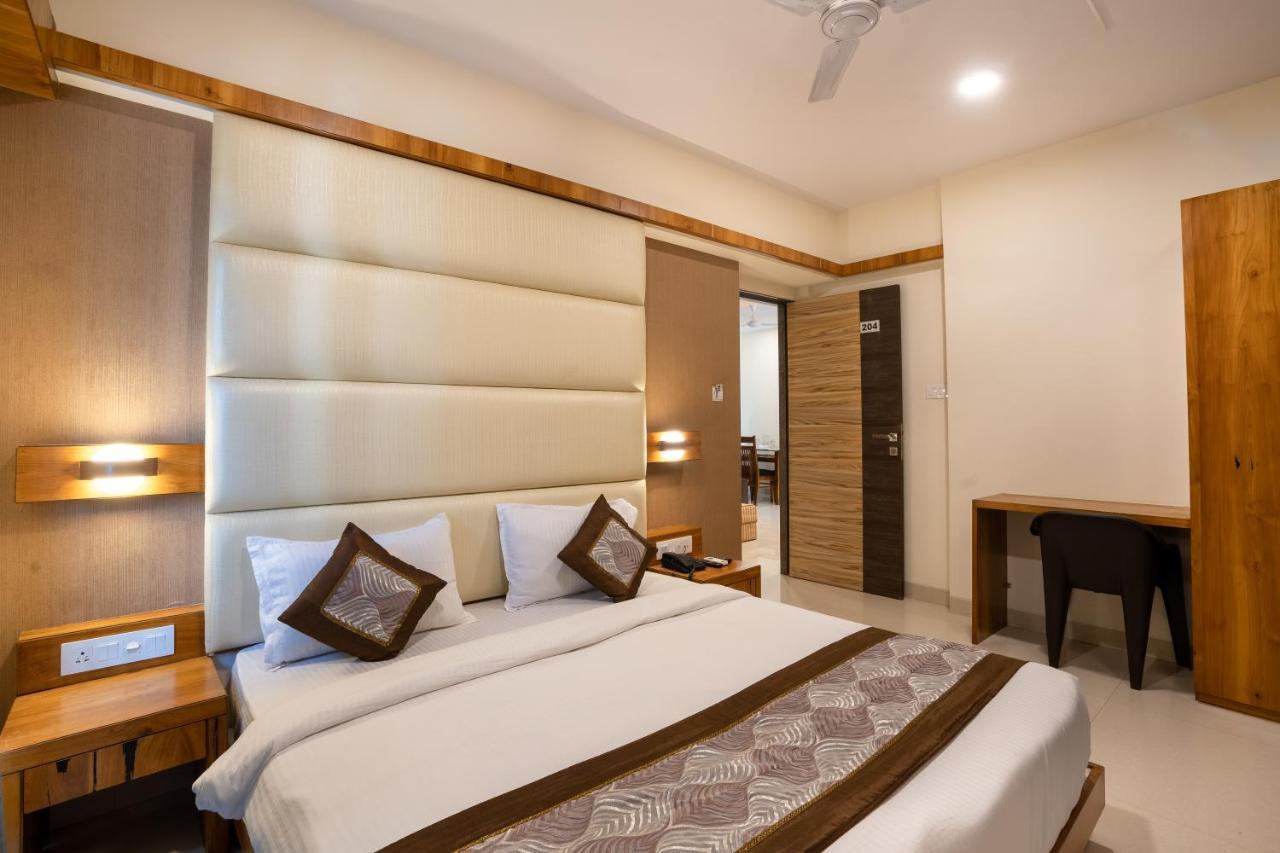 Home2 Suites And Service Apartments, Mumbai Airport ภายนอก รูปภาพ
