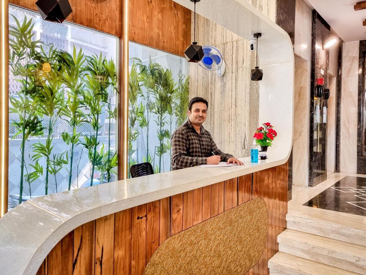 Home2 Suites And Service Apartments, Mumbai Airport ภายนอก รูปภาพ