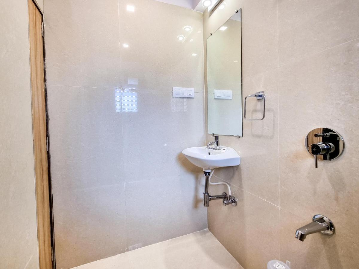 Home2 Suites And Service Apartments, Mumbai Airport ภายนอก รูปภาพ